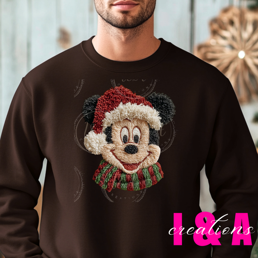 #175C Faux chrochet mouse christmas