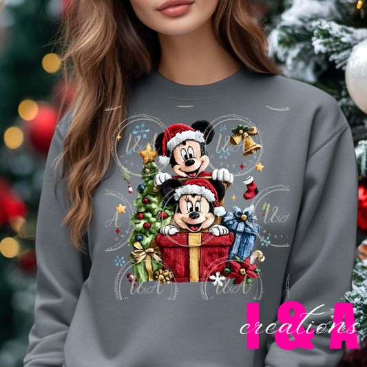 #246C faux chrochet Christmas mouse couple